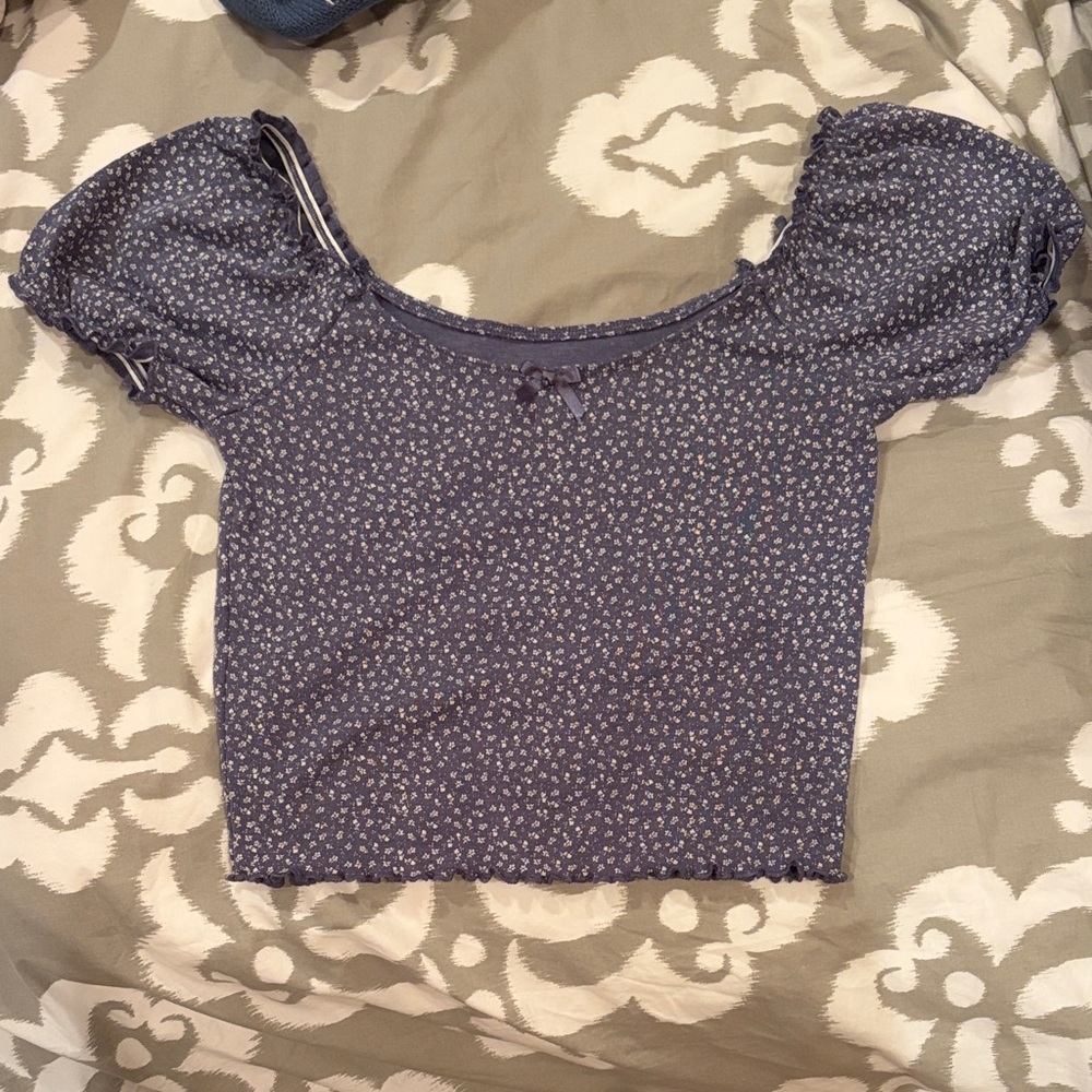 American Eagle Outfitters Lavender Floral Puff-Sleeve Crop Top
